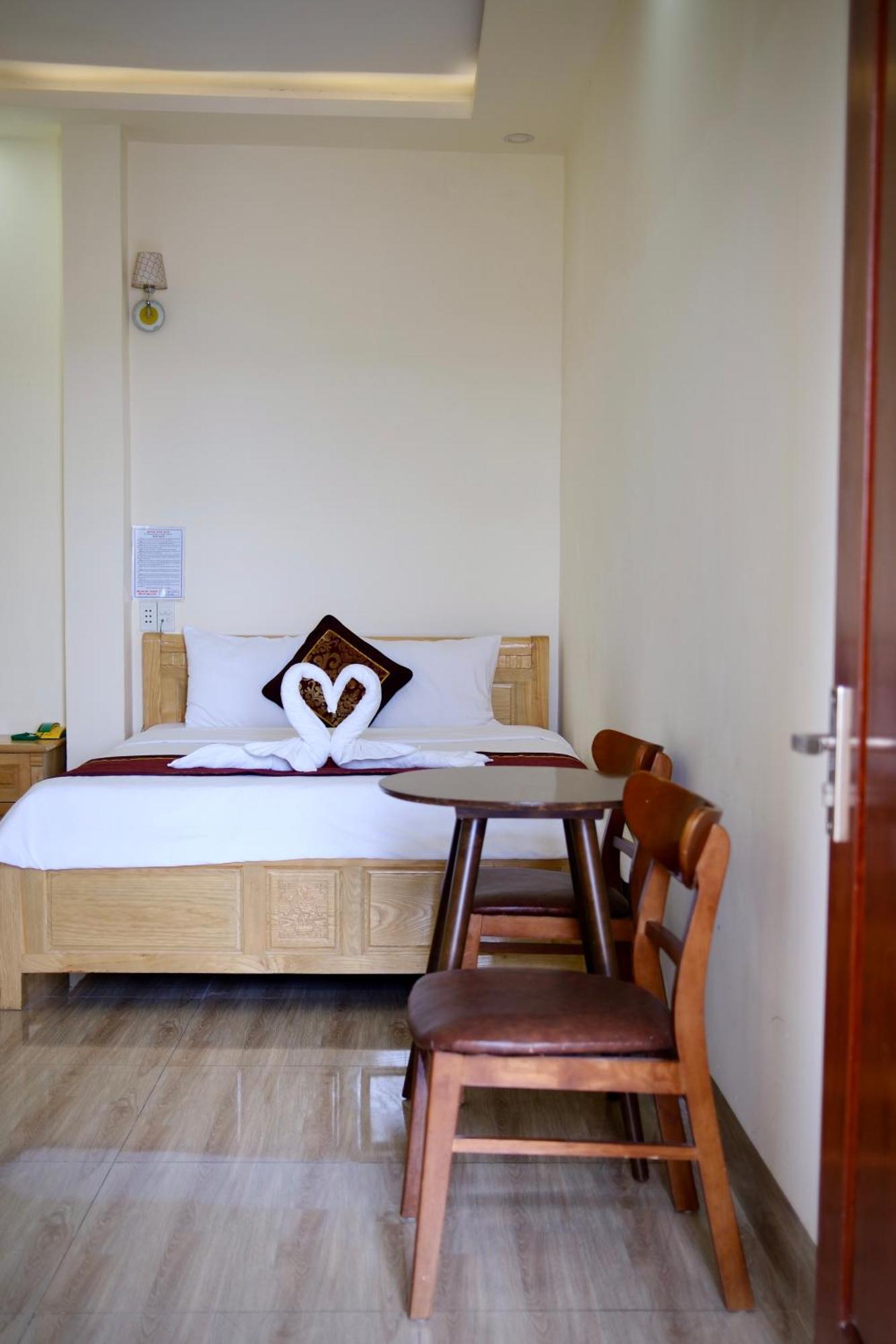 Kim Ngân hotel Buon Ma Thuot Exterior foto